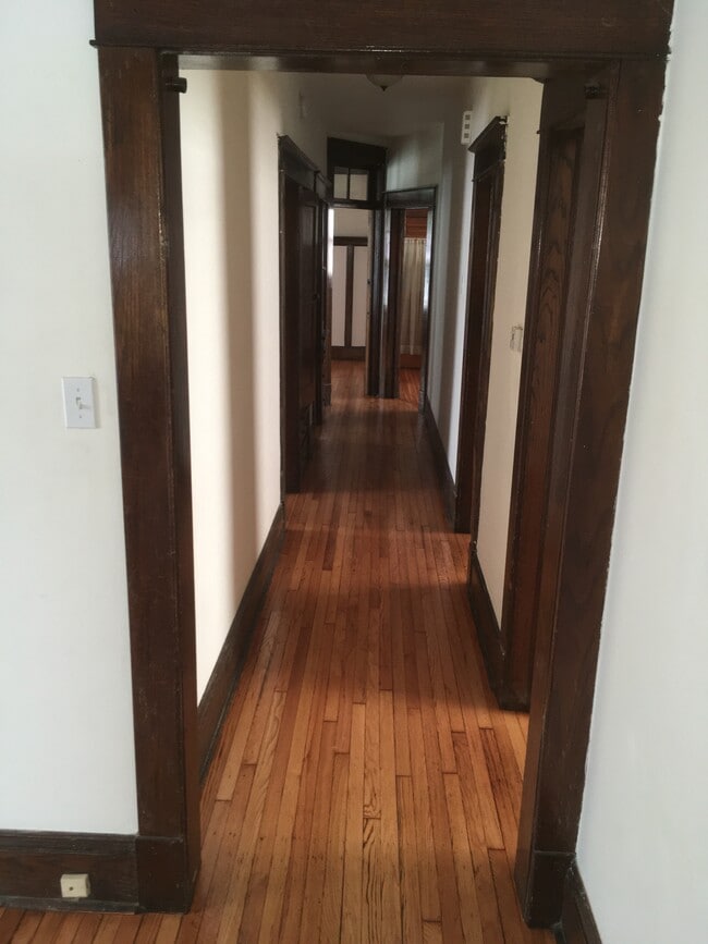 Building Photo - 640 Morris St