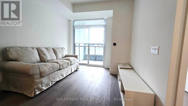 Building Photo - 625-625 Sheppard Ave E