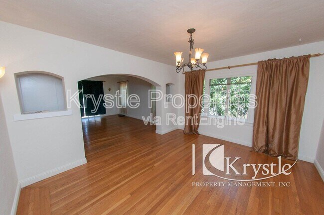Foto del edificio - 1722 Sacramento St