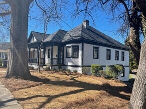 Building Photo - 760 W Ashland Ave NE