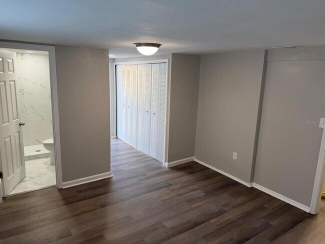 Foto del edificio - 5651 Canosa Dr