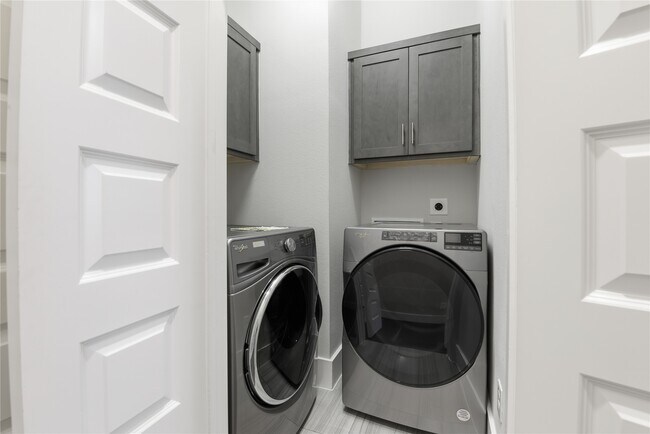 Foto del edificio - 819 Algona Ave