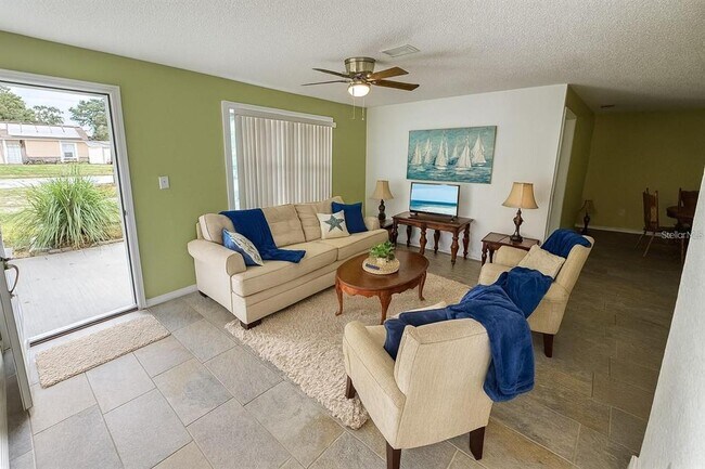 Foto del edificio - 11063 Auburndale St