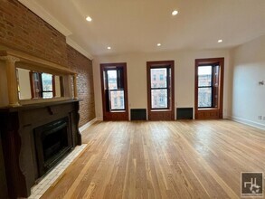 2BR 1BA Top Floor 1901 Brownstone Original...