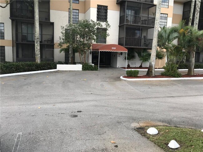 Foto del edificio - 5530 NW 44th St