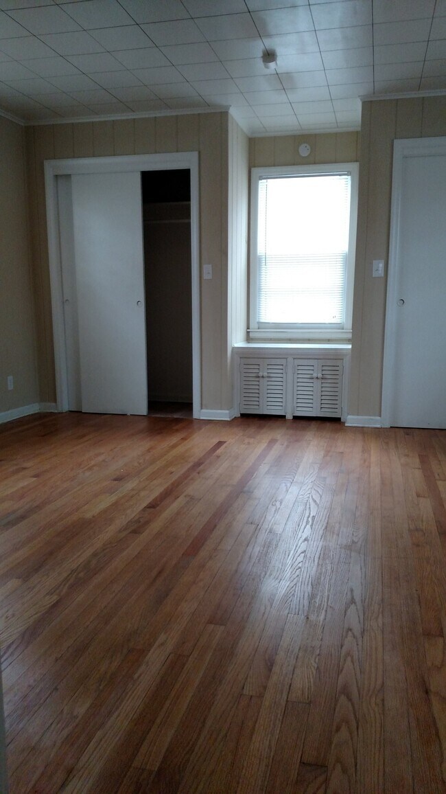 Foto del edificio - 10415 Crystal Ave