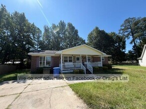 Building Photo - 608 Raven Pl