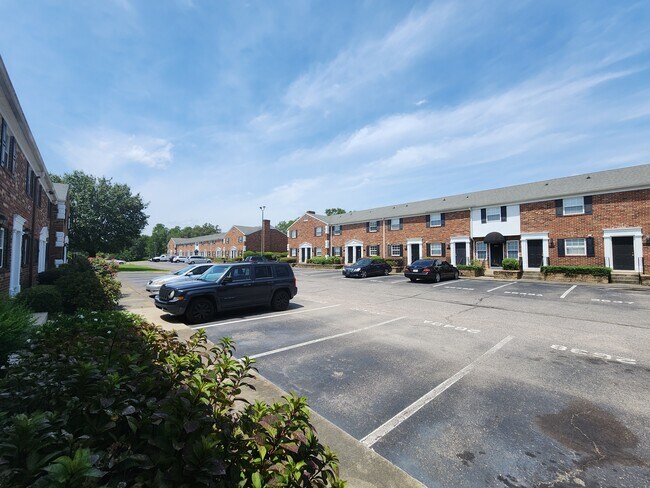 Building Photo - 414 Berckmans Rd