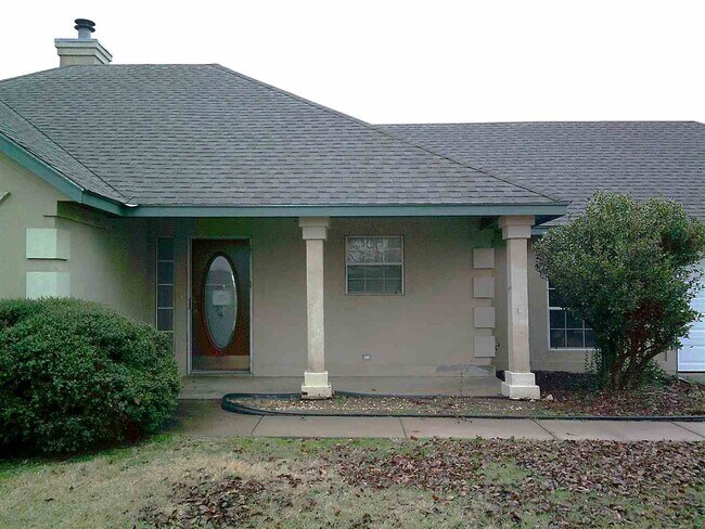 Building Photo - 10 Valleybrook Dr