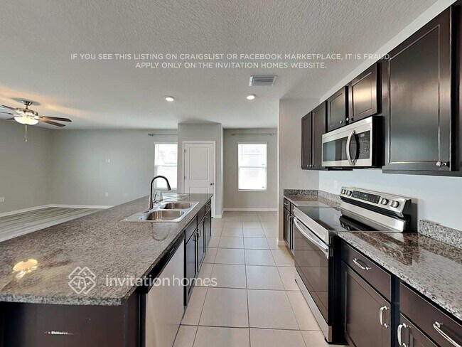 Foto del edificio - 4911 Willow Breeze Wy