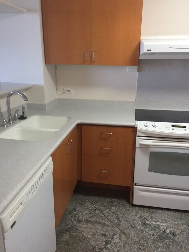 Foto del edificio - Beautiful 1-bedroom Nuuanu Craigside