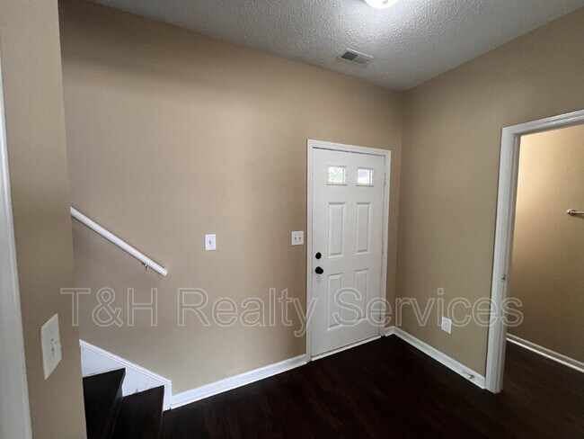 Building Photo - 7212 Parklake Pl