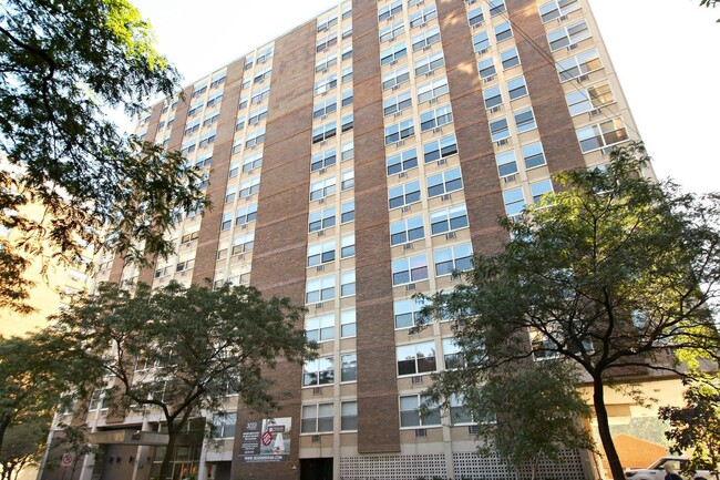 Foto del edificio - 3033 N Sheridan Rd