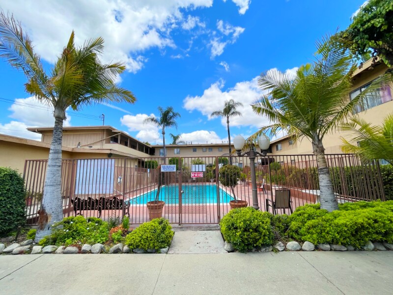 Foto principal - 627 N Vine Ave
