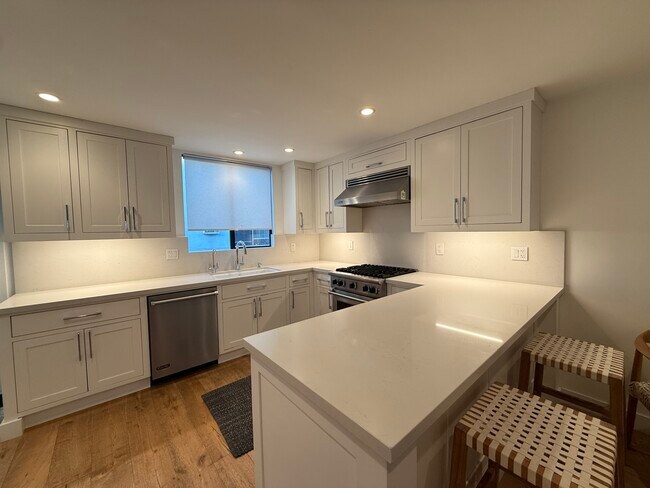 Cocina - 8611 Burton Way