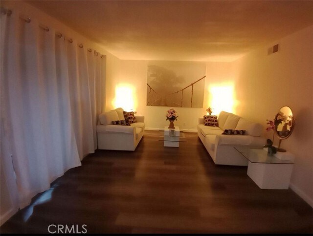 Foto del edificio - 17074 Colima Rd