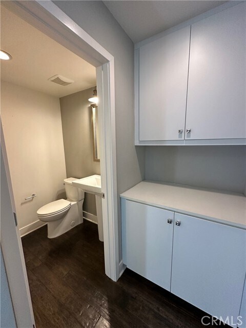 Building Photo - 10 Beacon Way