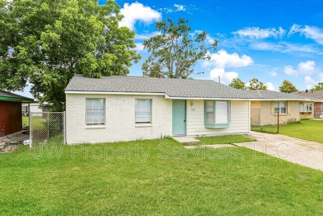 Building Photo - 108 Helen Dr