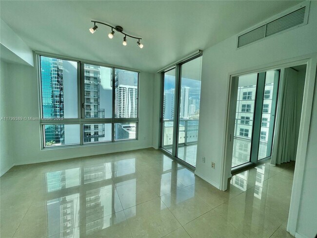 Building Photo - 300 S Biscayne Blvd