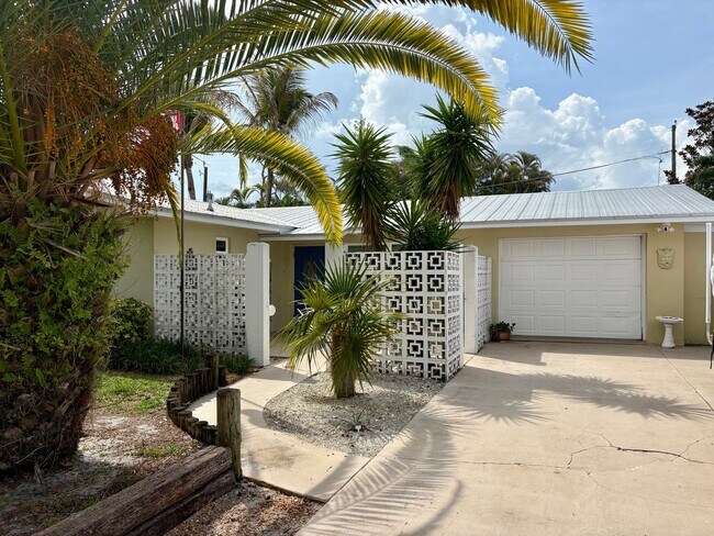 Building Photo - *ROCKY POINT GEM* 3/2/1 Pool Home with Lawn and Pool Care Included!
