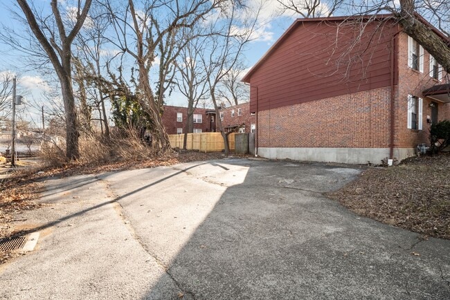 Building Photo - 6464 Oakland Ave