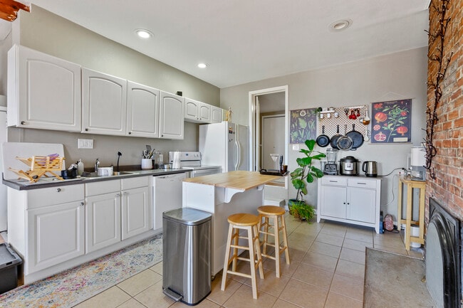 Unidad 1 - 1764 Perrysville Ave
