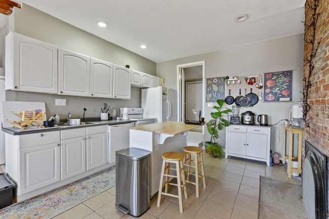 Unit 1 - 1764 Perrysville Ave