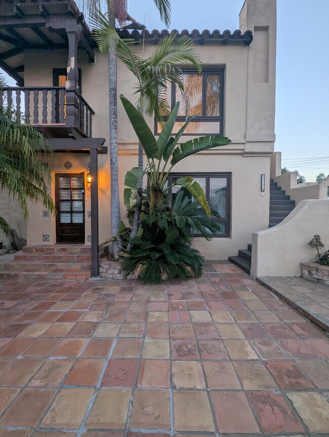 Foto del edificio - 253 Covina Ave