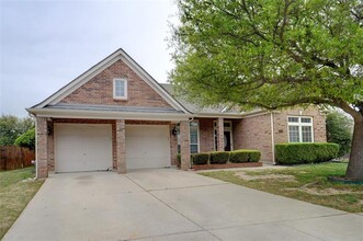 Building Photo - 8652 Fernhill Dr