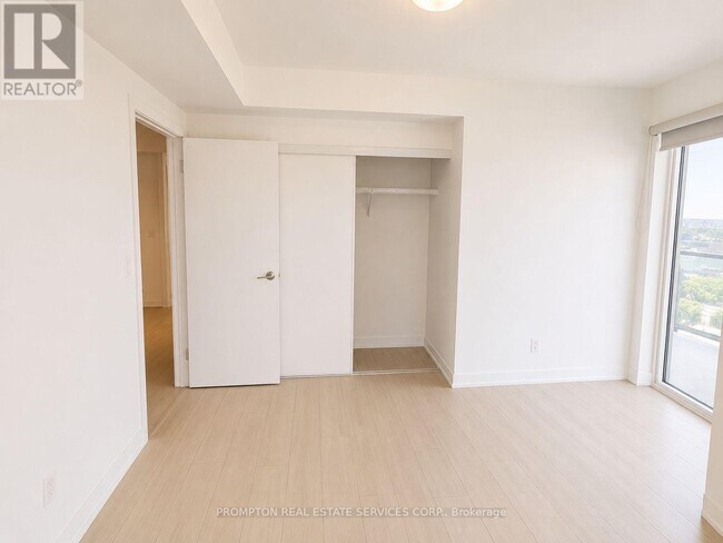 Photo du bâtiment - 2033 Kennedy Rd