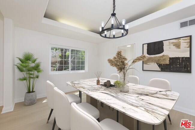 Foto del edificio - 5241 Vantage Ave