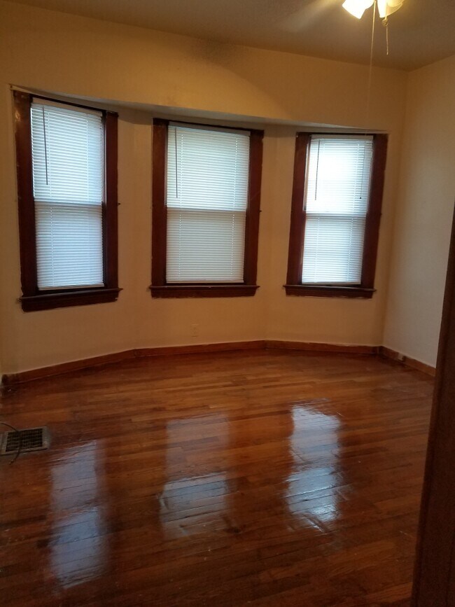 Bedroom - 10001 Stoughton Ave