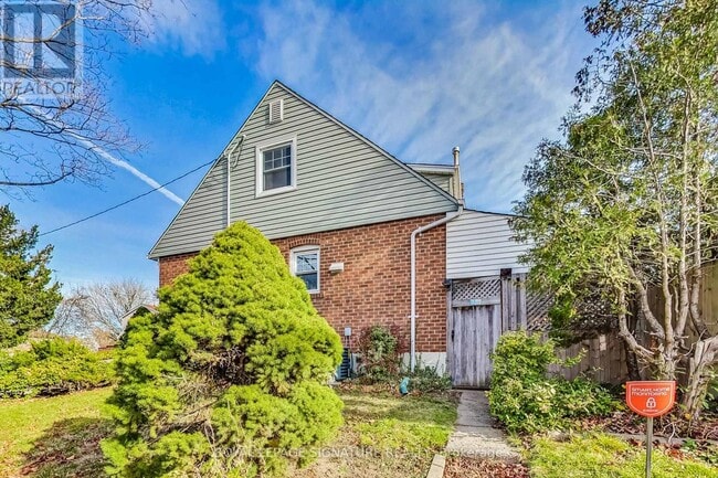 Building Photo - 1 Milne Ave