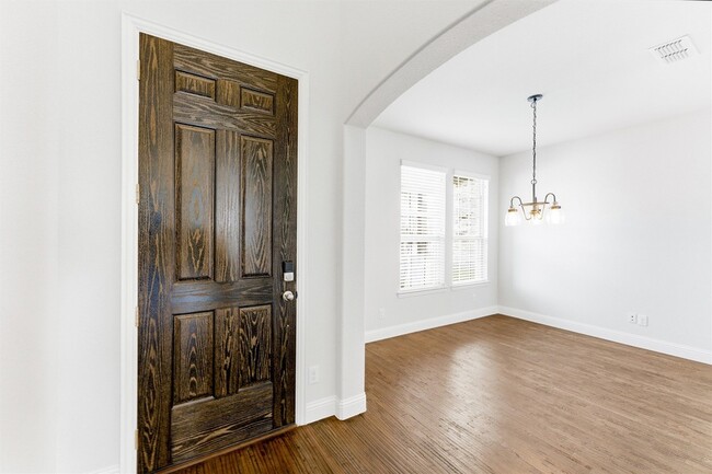 Building Photo - 5649 Salt Springs Dr