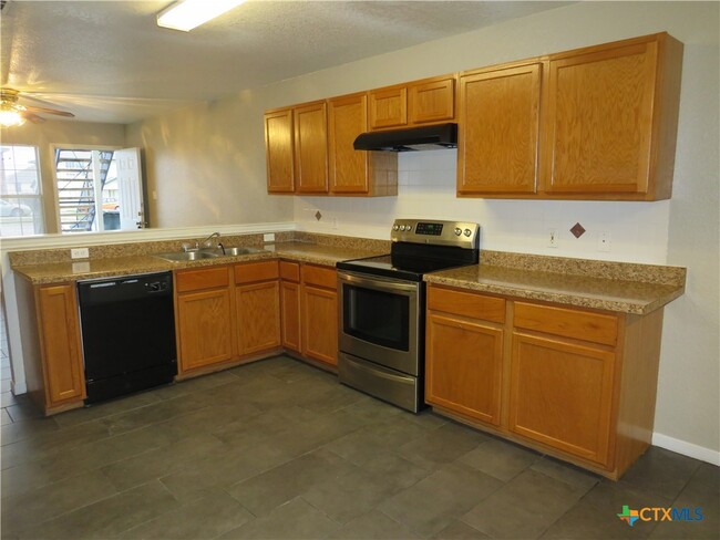Foto del edificio - 1602 Dugger Cir