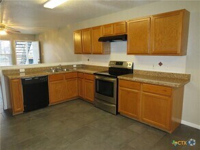 Building Photo - 1602 Dugger Cir