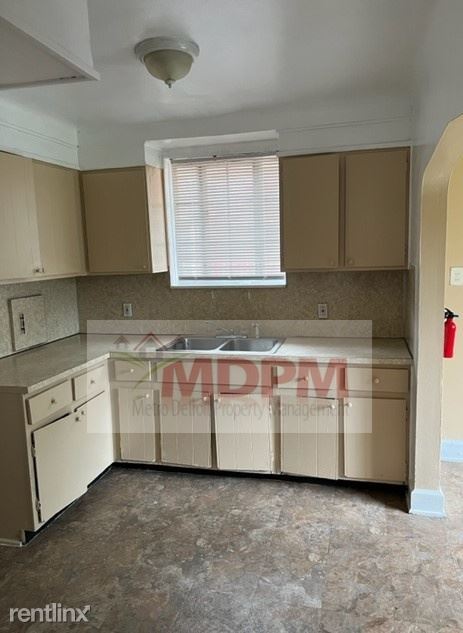 Building Photo - 3 br, 1 bath House - 5786 Bishop St