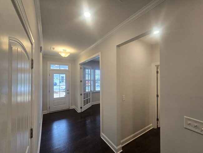 Building Photo - Great Andrews Chapel Home!