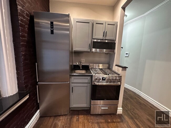 Building Photo - East 13th Street