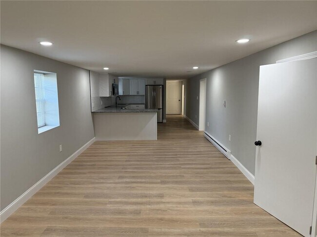 Building Photo - 697 Manton Ave