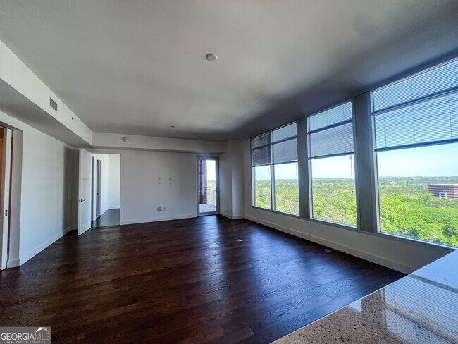 Foto del edificio - 1820 Peachtree St NW