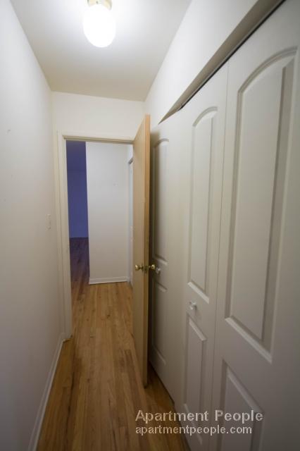 Foto del edificio - 528 W Oakdale Ave