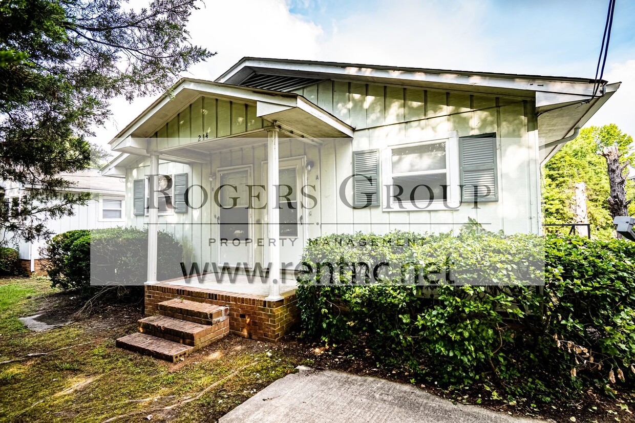 Photo - #378*** - 214 S. Main St Duplex