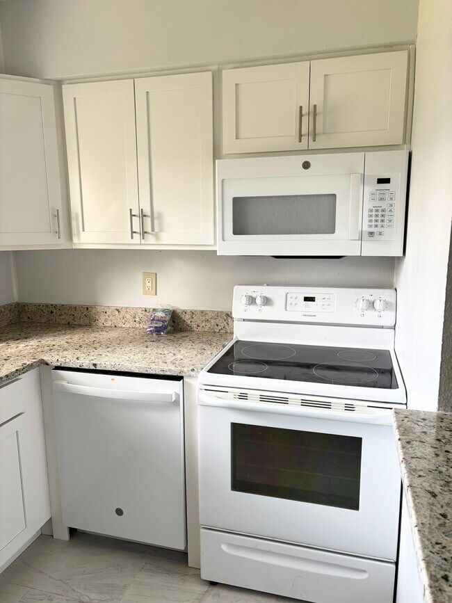 Building Photo - 115 Springwood Cir