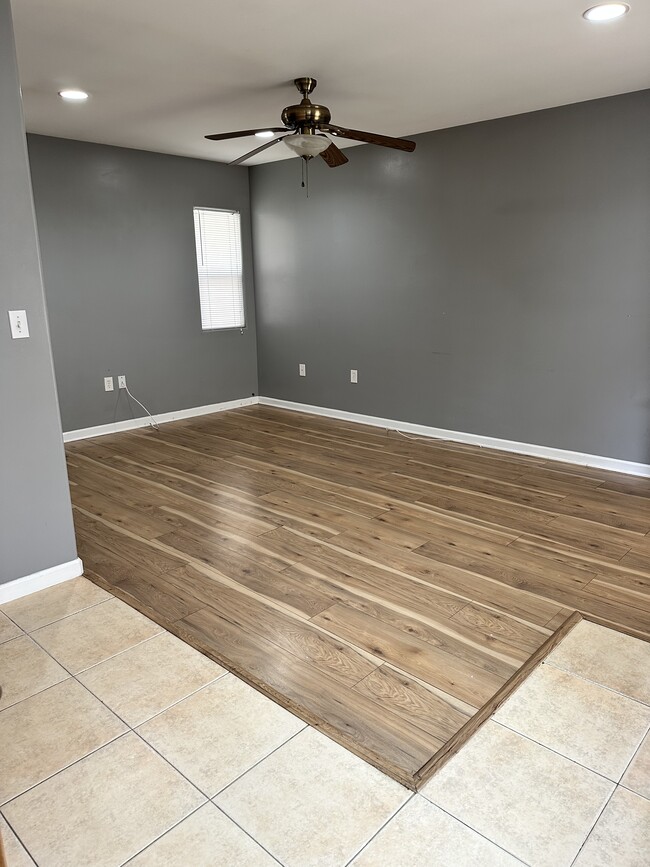 Living room - 22613 14th St