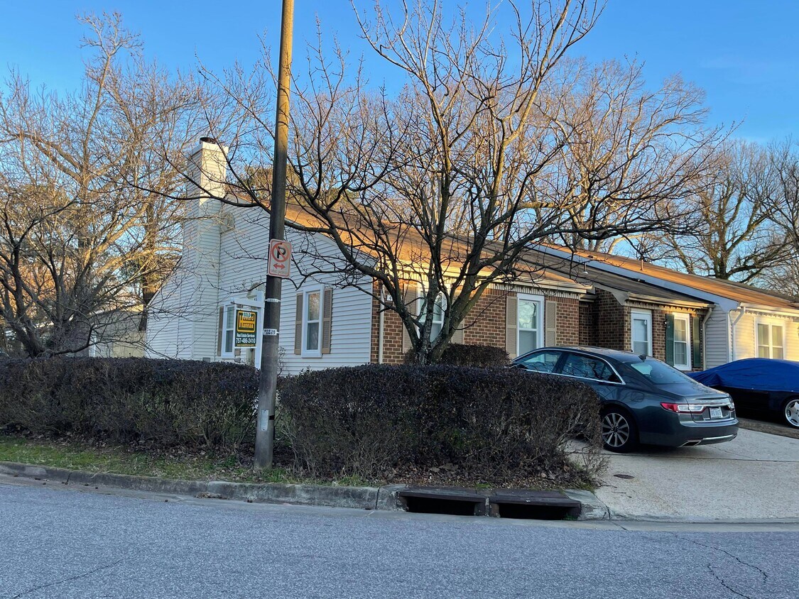 Primary Photo - 465 Peregrine St