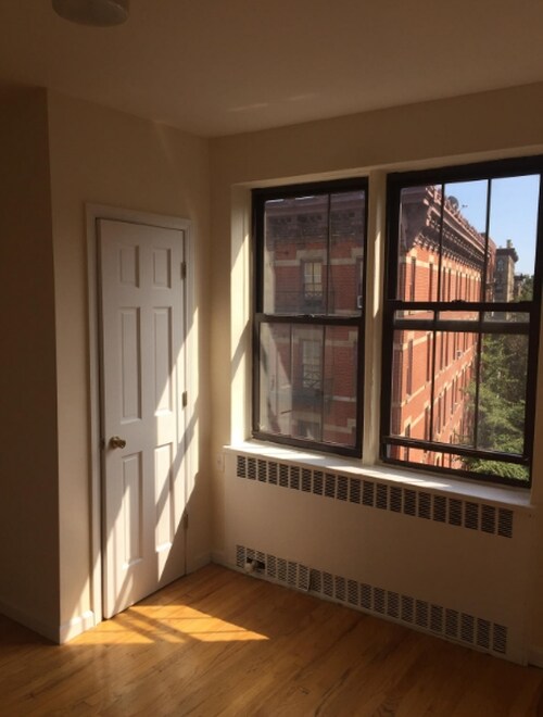 Building Photo - 127 Christopher St
