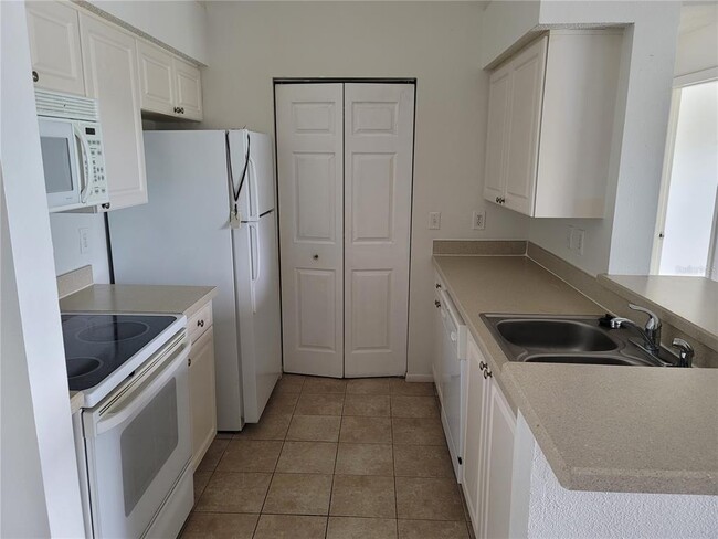 Building Photo - 1201 Bermuda Lakes Ln