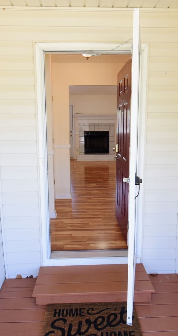 Building Photo - 885 Ridge Rd