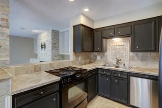 Building Photo - 11126 Twain Dr